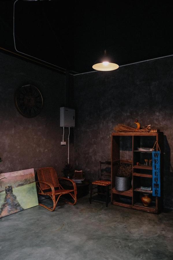 Baannokhook Home&cafe Hotel