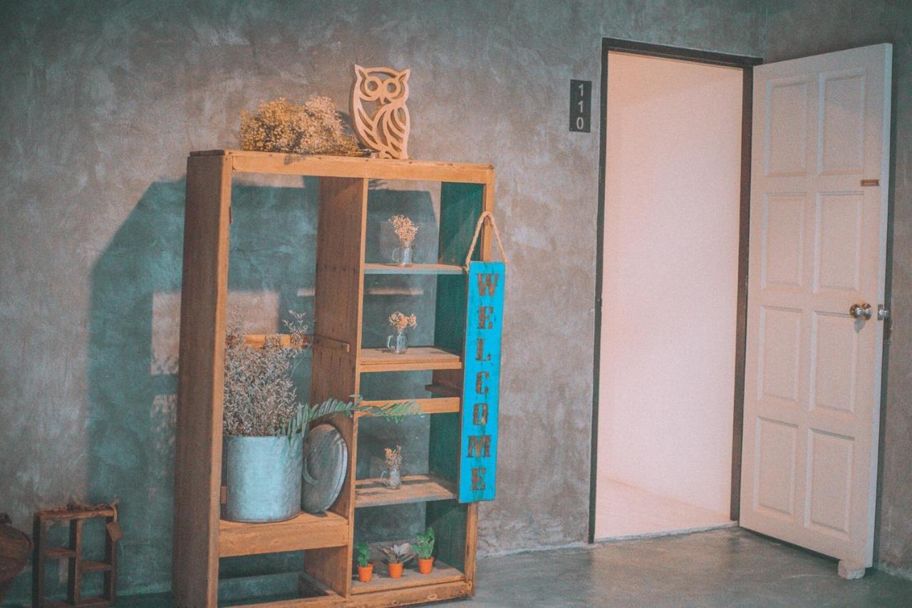 Baannokhook Home&cafe Отель Сураттхани